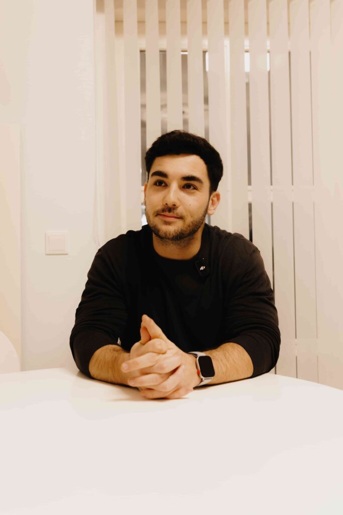 Antonio, a professional from Spain, learning German for work in Vienna at Ikarus